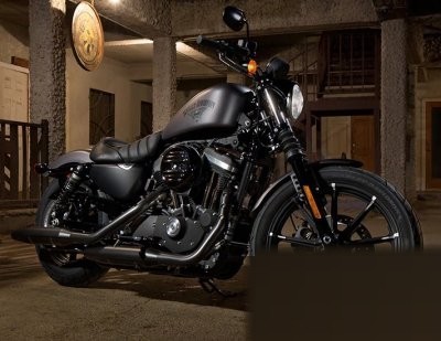 Harley-Davidson Sportster Iron 883 Dark Custom