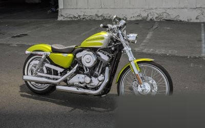 Harley-Davidson Sportster Seventy-Two Dark Custom