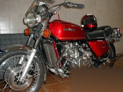 GL 1000 Gold Wing