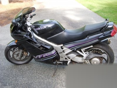 VFR 750 R - RC 30  -  R-edition (reduced effect)