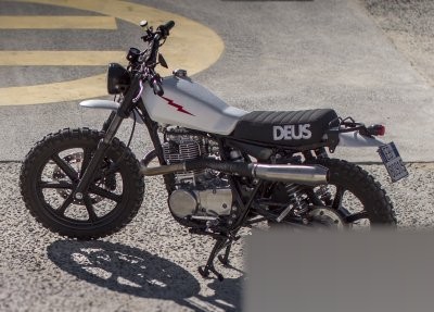 SR400 Lightening by Deus