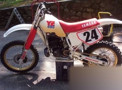 YZ490