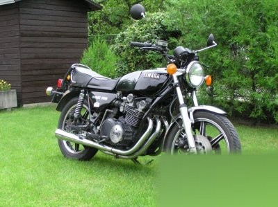 XS 750