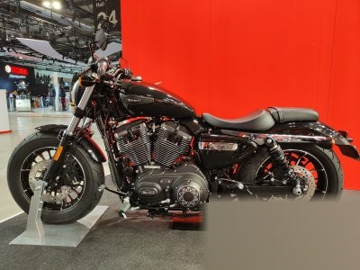 Custom V1200 Stormbreaker